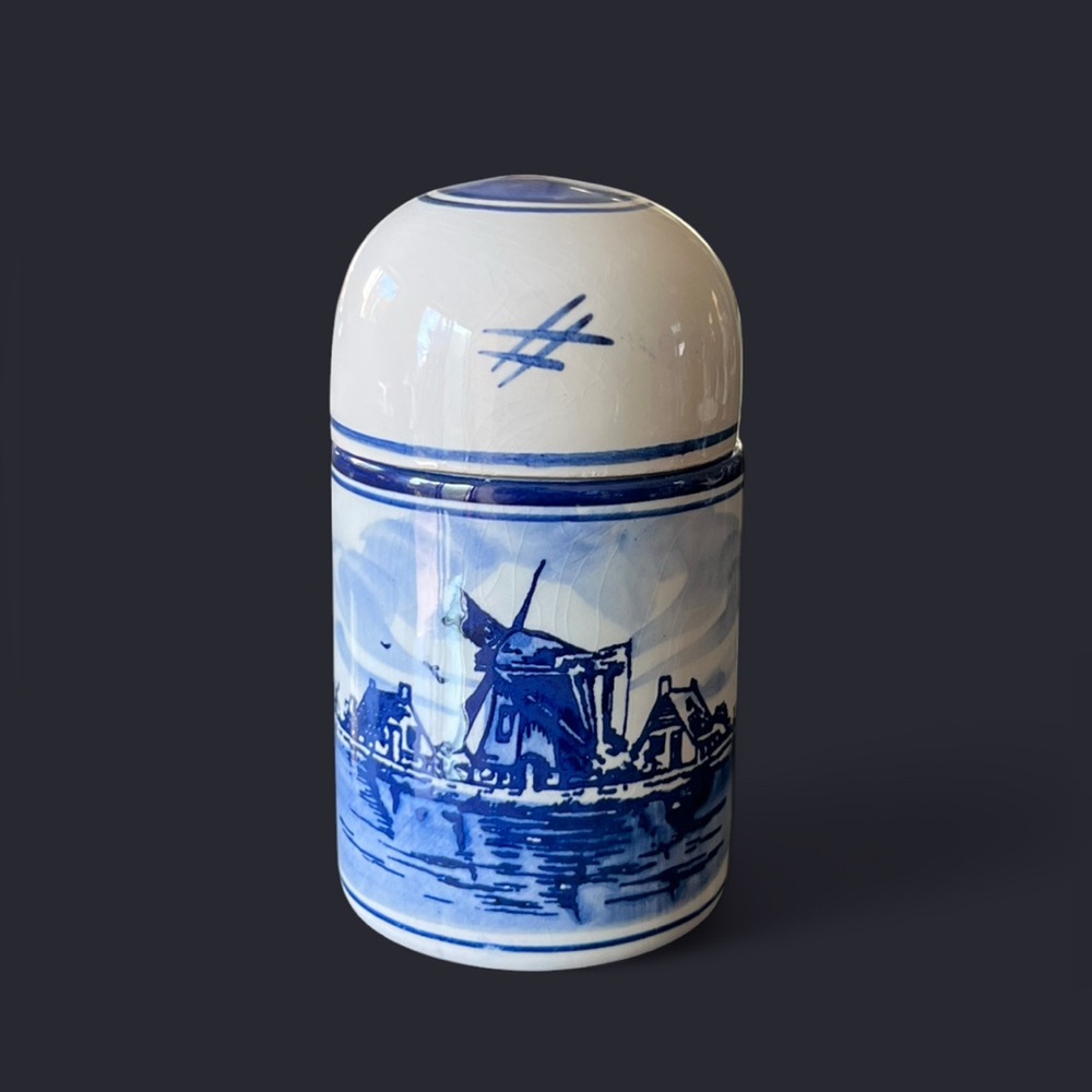 VINTAGE Dutch Delft Blue Small Canister Jar with lid Windmill design 4.5” tall